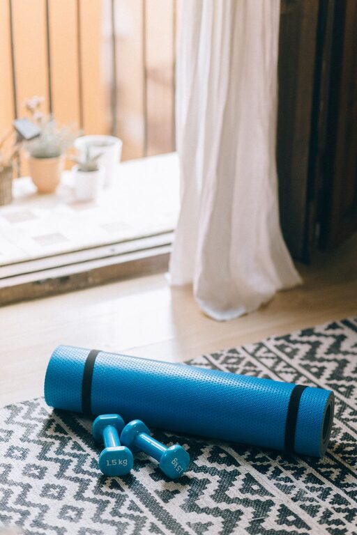 Como criar um cantinho de treino simples em casa