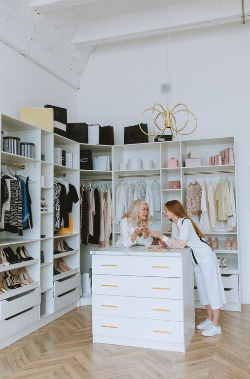 Dicas para um roupeiro arrumado e organizado para durar