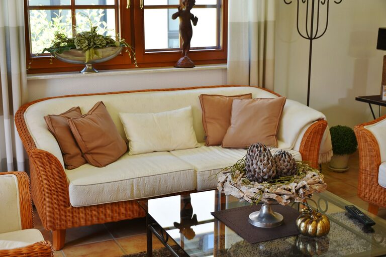 Ideias económicas para renovar a sala de estar com estilo